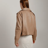 Chaqueta de cuero corta